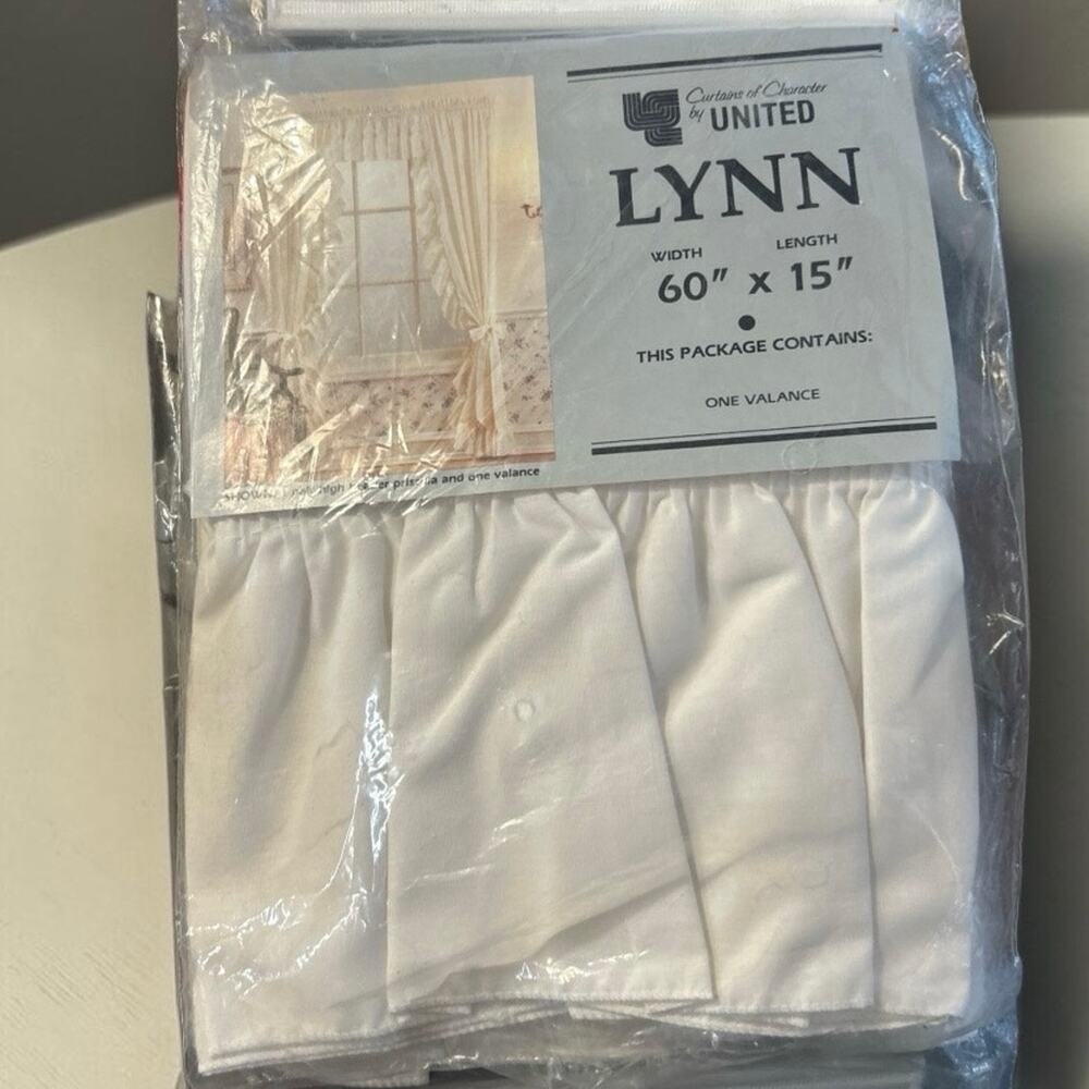 White Curtain One VALANCE ONLY 60” x 15” RN#22062 “LYNN” New/Package Poly/Cotton